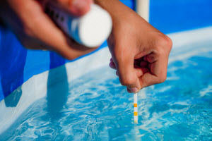 testing pool chlorine chemicals
